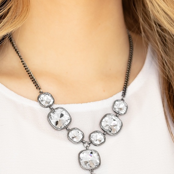 Jewelry - Picture 2 of 3